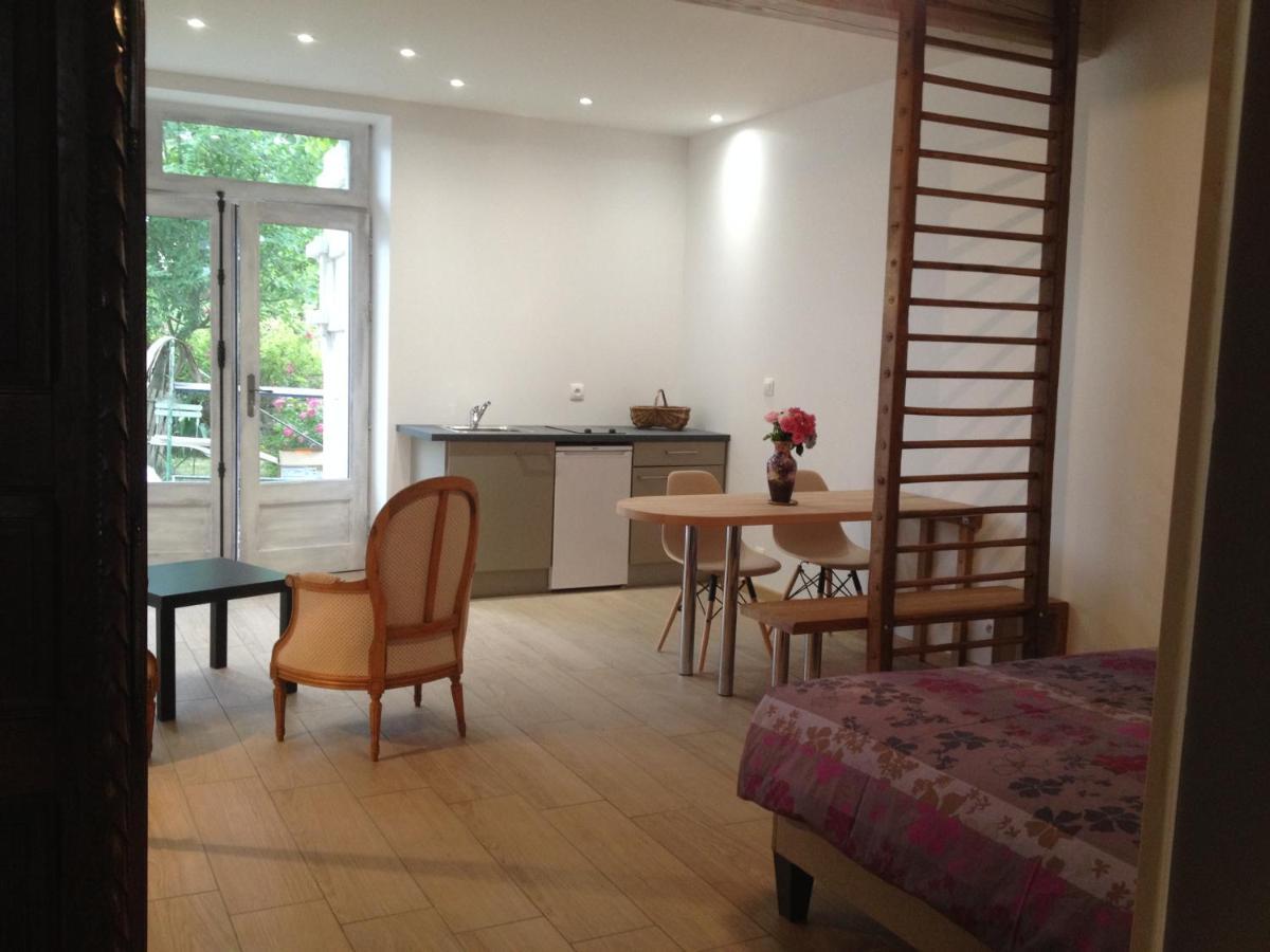 Bed and Breakfast La Thibaude - Livry Livry  Екстер'єр фото