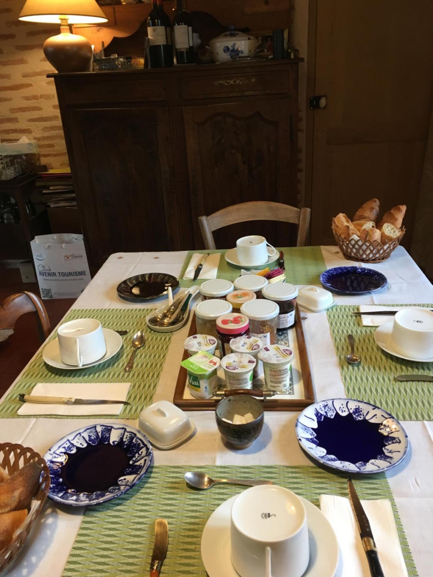 Bed and Breakfast La Thibaude - Livry Livry  Екстер'єр фото